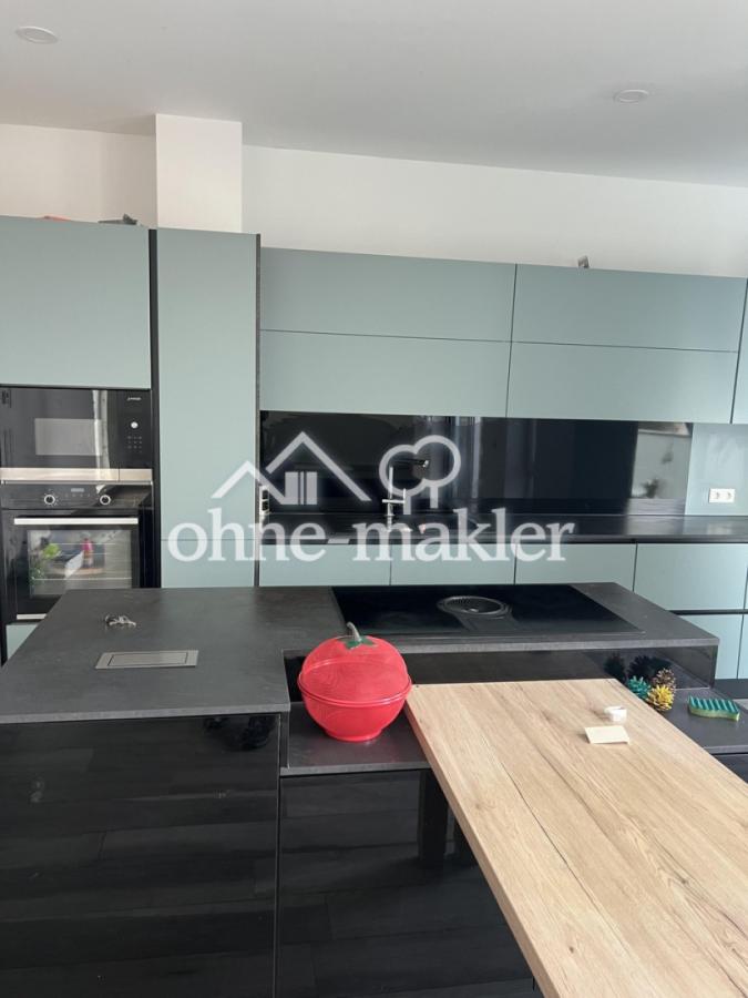 Einbauküche mit Insel