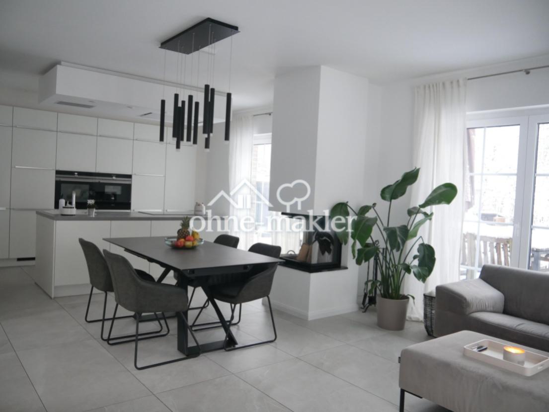 Wohnzimmer mit Essbereich