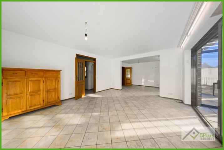 5Plus Immo Haus zur Miete Inden/Altdorf Wohn- und Esszimmer