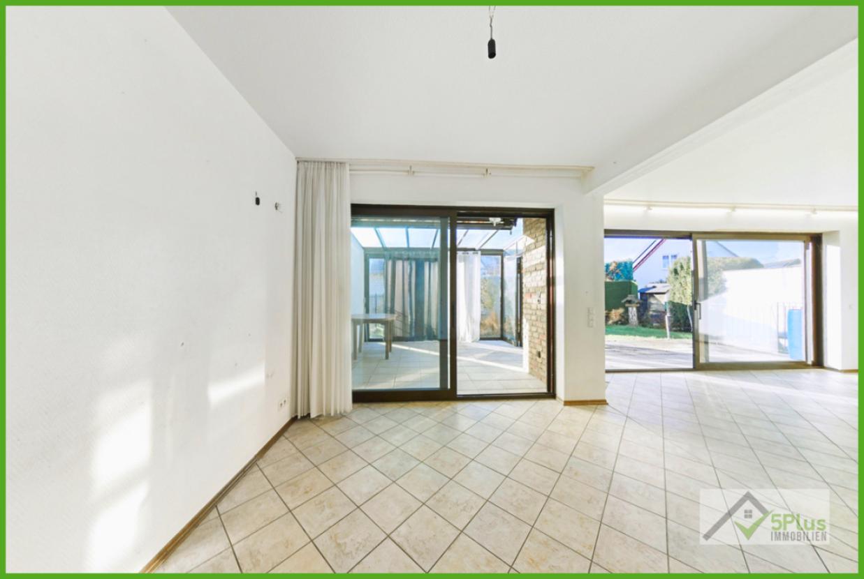 5Plus Immo Haus zur Miete Inden/Altdorf Wohn- und Esszimmer