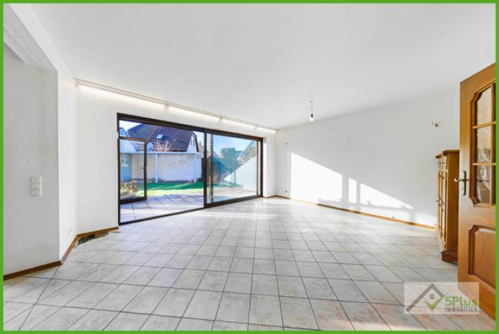 5Plus Immo Haus zur Miete Inden/Altdorf Wohn- und Esszimmer