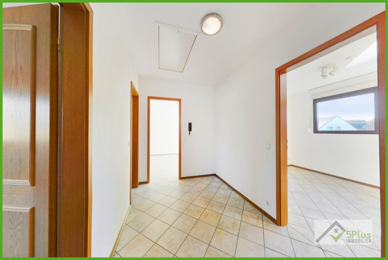 5Plus Immo Haus zur Miete Inden/Altdorf Diele OG