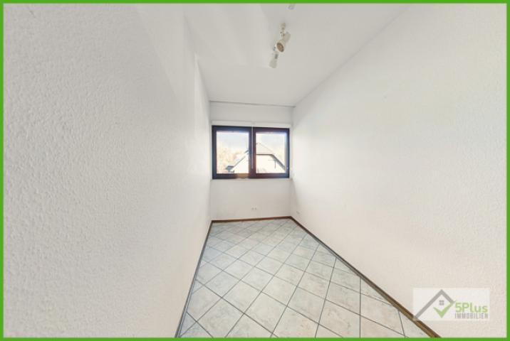 5Plus Immo Haus zur Miete Inden/Altdorf Schlafzimmer 2