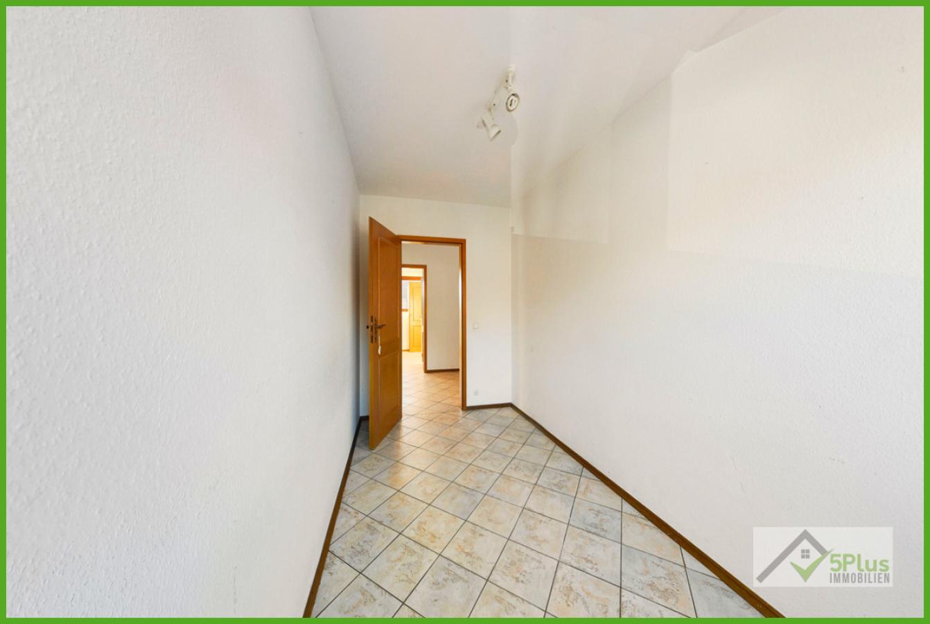 5Plus Immo Haus zur Miete Inden/Altdorf Schlafzimmer 2