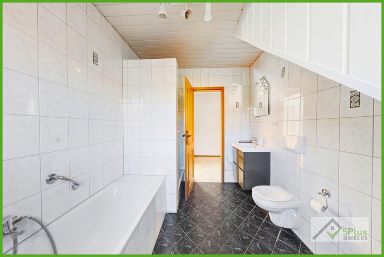 5Plus Immo Haus zur Miete Inden/Altdorf Badezimmer