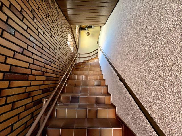 Eingang WHG 2 / Treppenlift