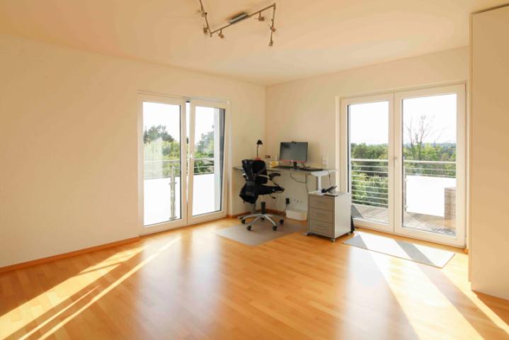 Schlafzimmer 1.OG (2)