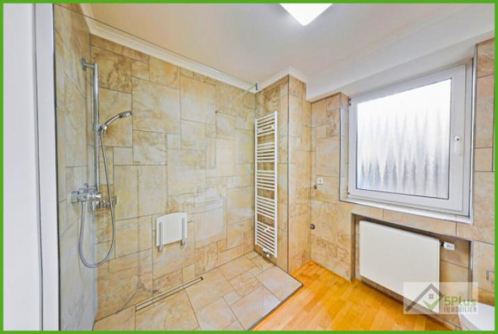 5Plus Immo Wohnung zur Miete Inden/Altdorf Badezimmer