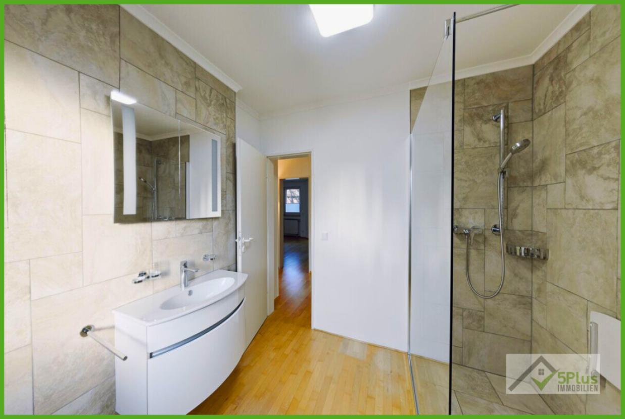 5Plus Immo Wohnung zur Miete Inden/Altdorf Badezimmer