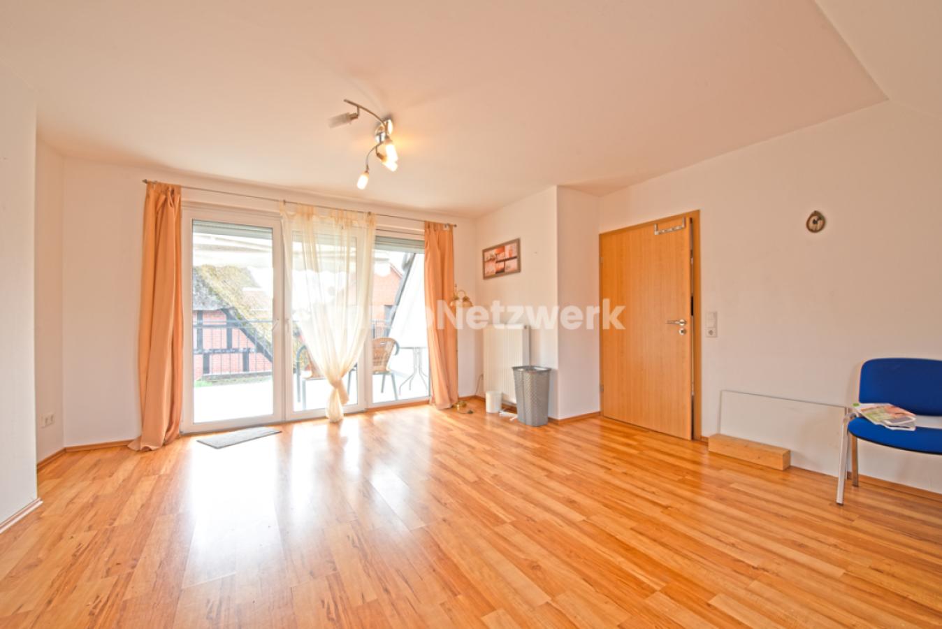 ...mit Zugang zum Balkon