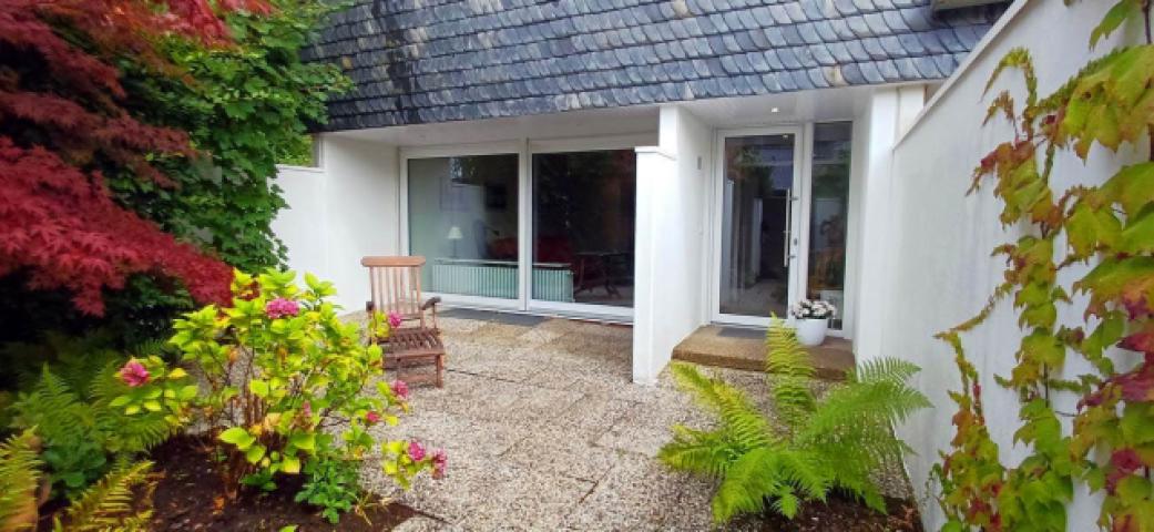 Vorgarten mit Hauseingang