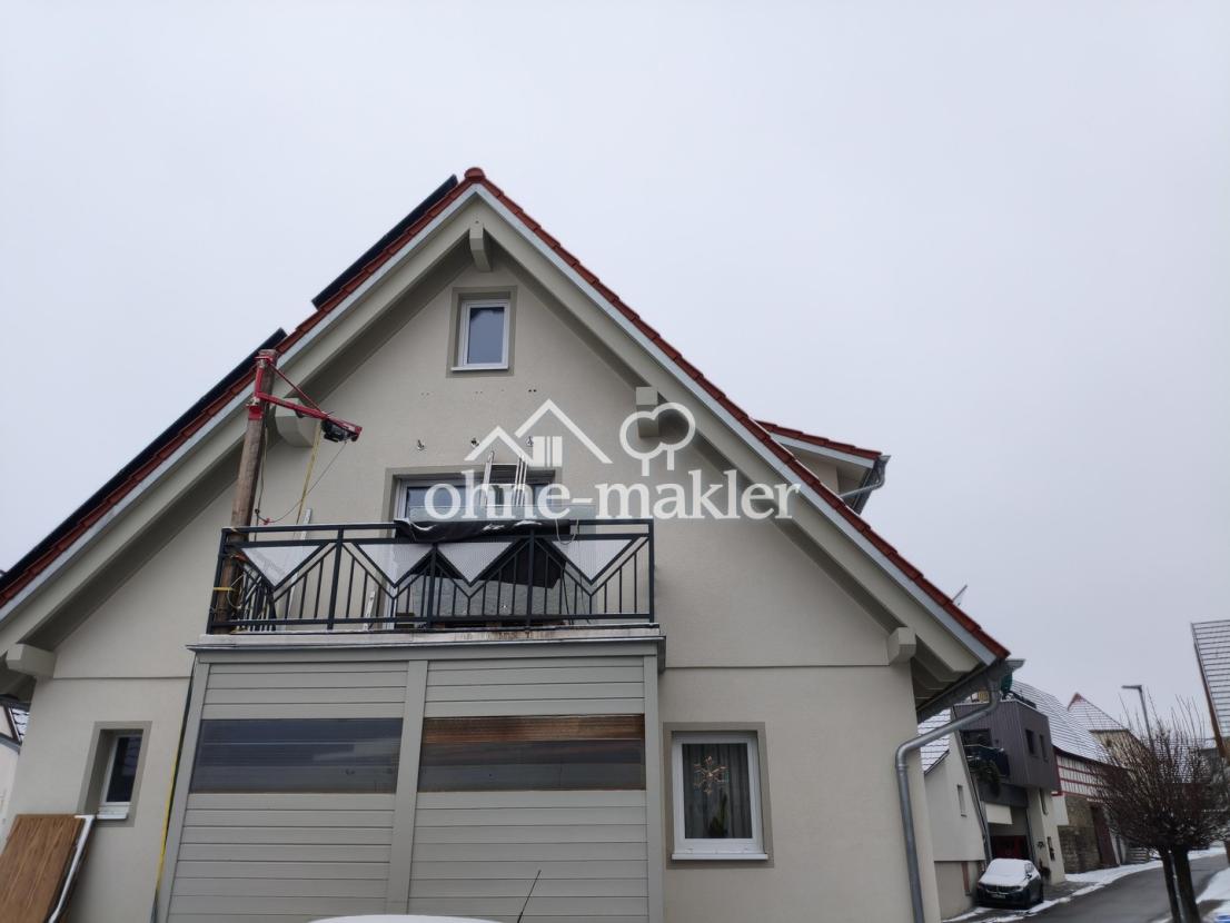 Balkon (Teilüberdachung folgt)