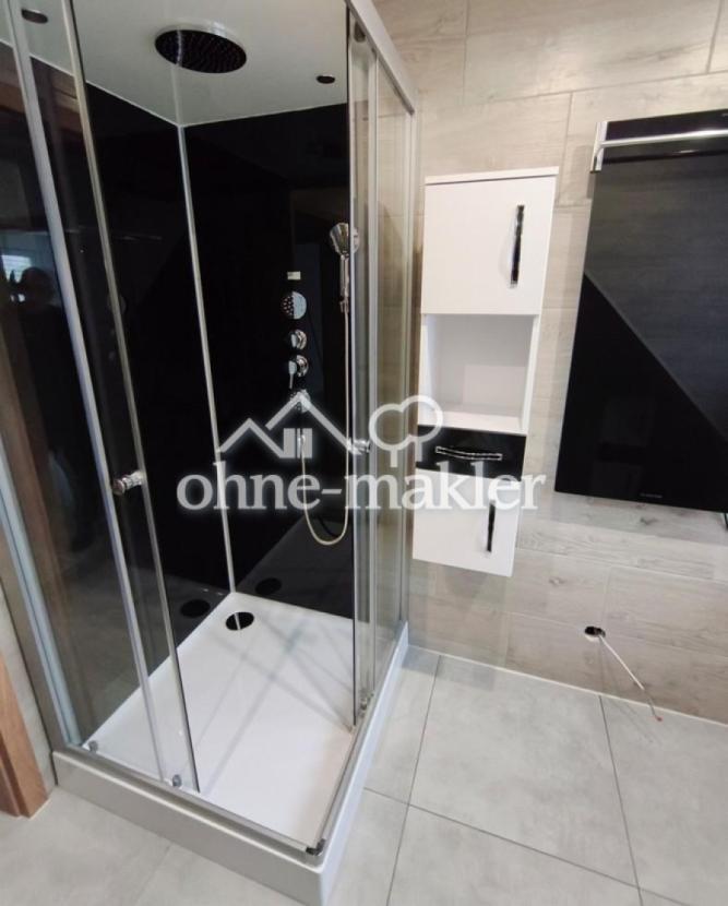 Dusche + Handtuchheizung