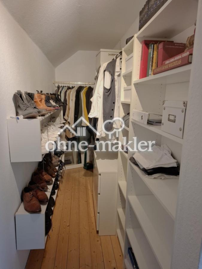 Begehbarer Kleiderschrank 