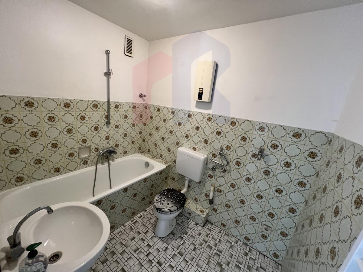 7b34f49b-548a-42ea-8a5c-adb59c4214c7_original