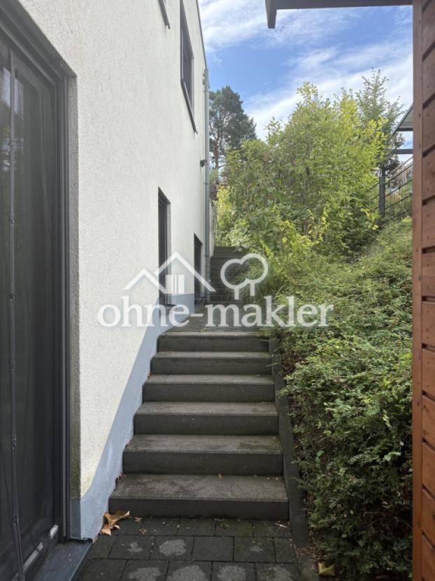 Aufgang in den Garten