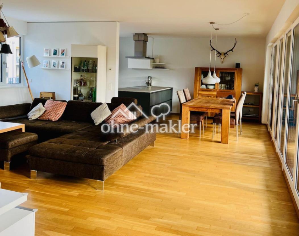 Wohn-/Esszimmer Küche