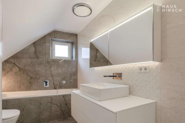 Badezimmer mit Wanne