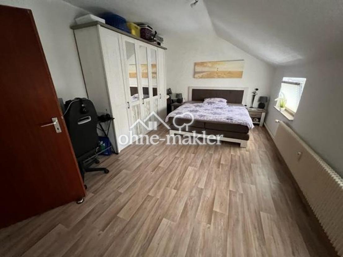 Schlafzimmer OG links