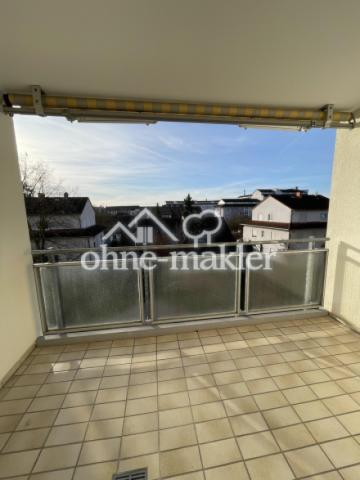 Loggia mit Sonnenmarkise