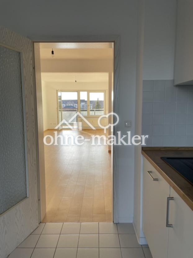 Küche in Richtung Wohnraum    