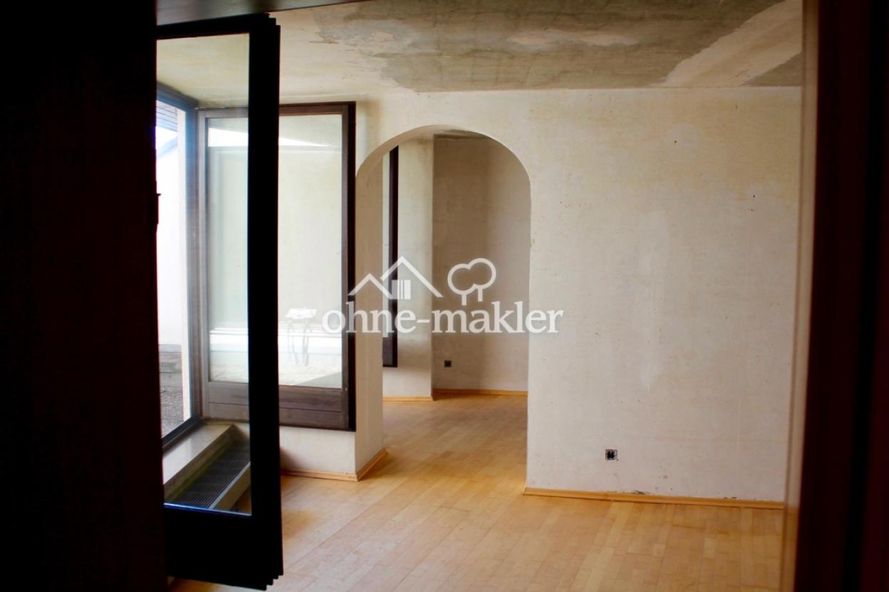 Blick aus Flur durch R3 auf R4