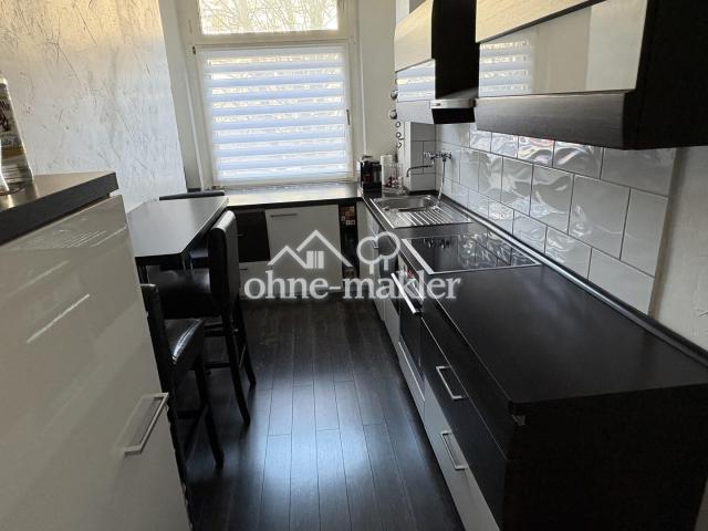 Küche mit Einbauküche