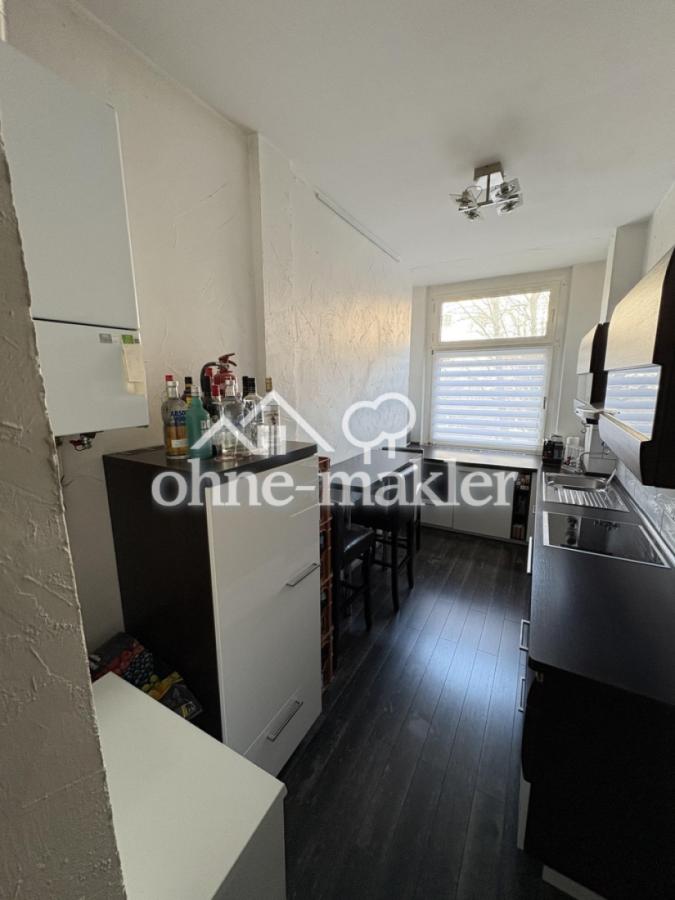 Küche mit Einbauküche