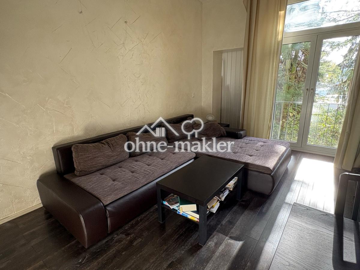 Wohnzimmer mit frz. Balkon