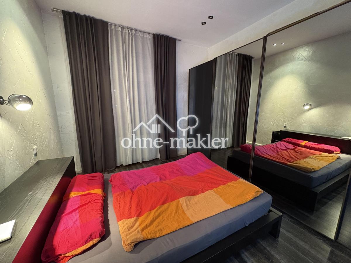 Schlafzimmer + Arbeitsbereich