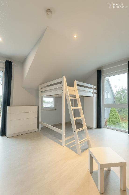 DG-Kinderzimmer 2 + Balkon