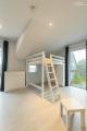 DG-Kinderzimmer 2 + Balkon
