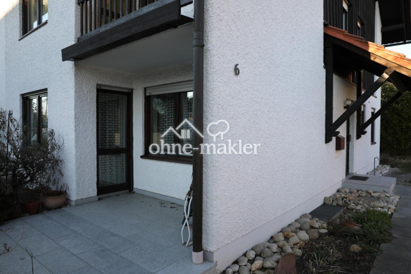 Zugang vorbei an der Terrasse