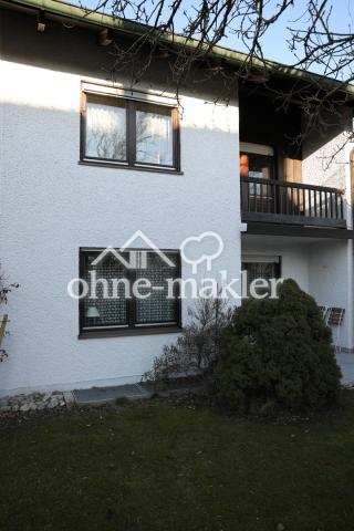 Straßenseite, Terrasse, Balkon