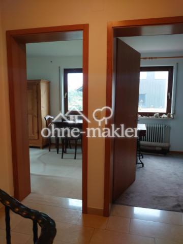 Kind 1 (re) und Kind 2