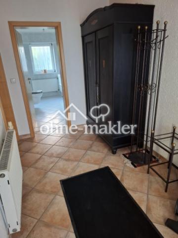 Hauseingangs-Flur mit EG-Bad