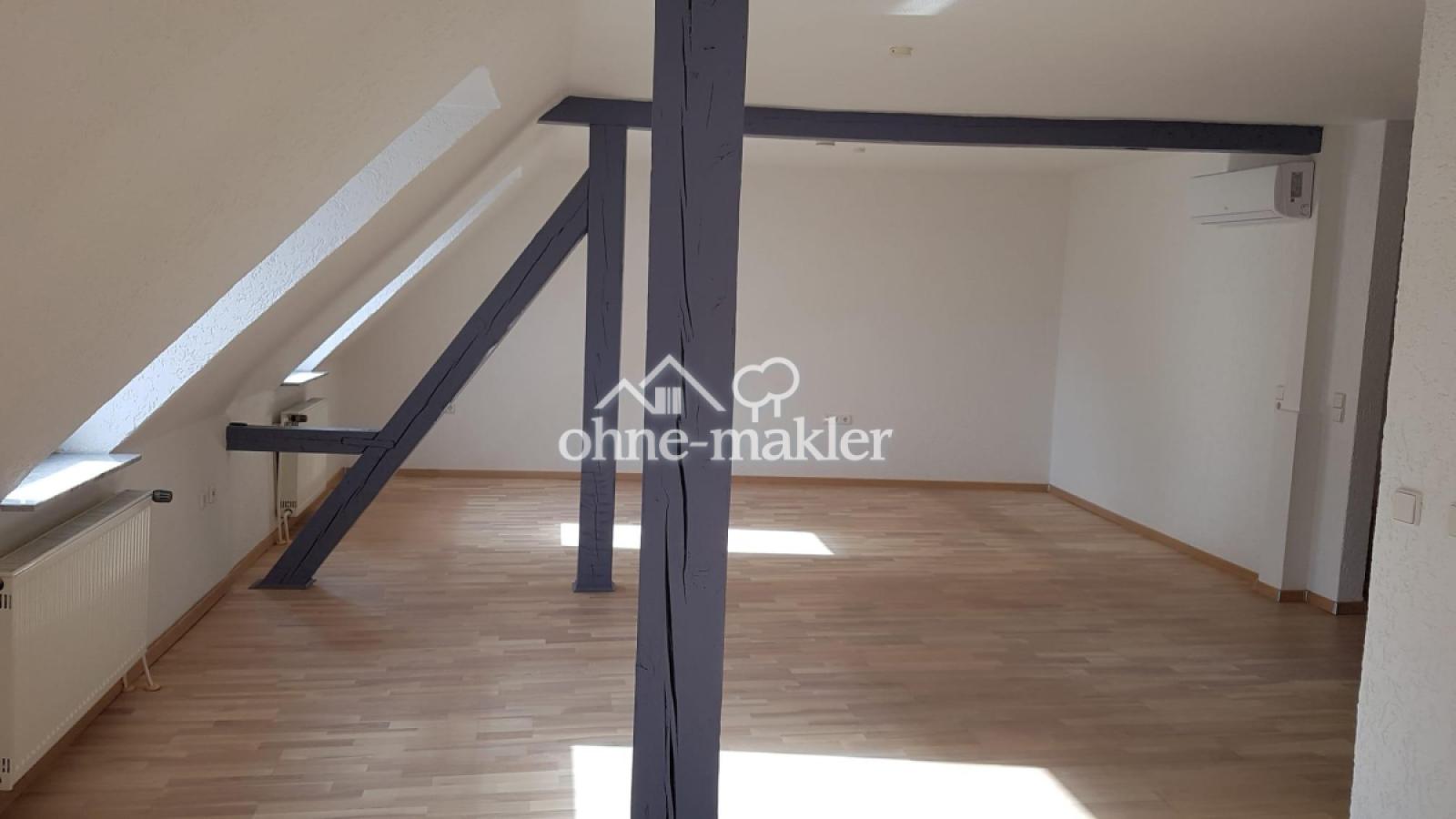 Wohn-Esszimmer, leer,