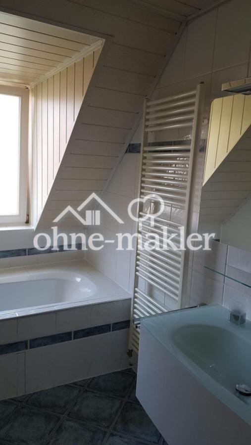 Badezimmer OG mit Wanne