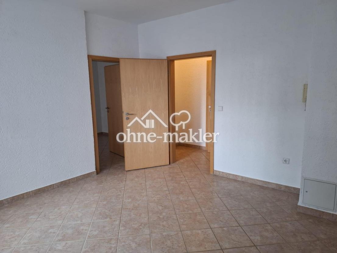 Großer Raum in EG, leer