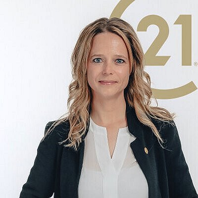 Svenja Thörner, Immobilienmaklerin