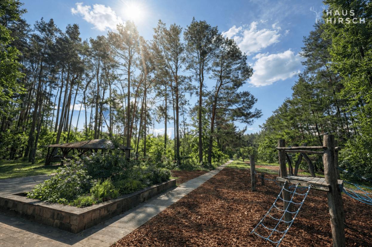 Grundstück (KI-optimiert)