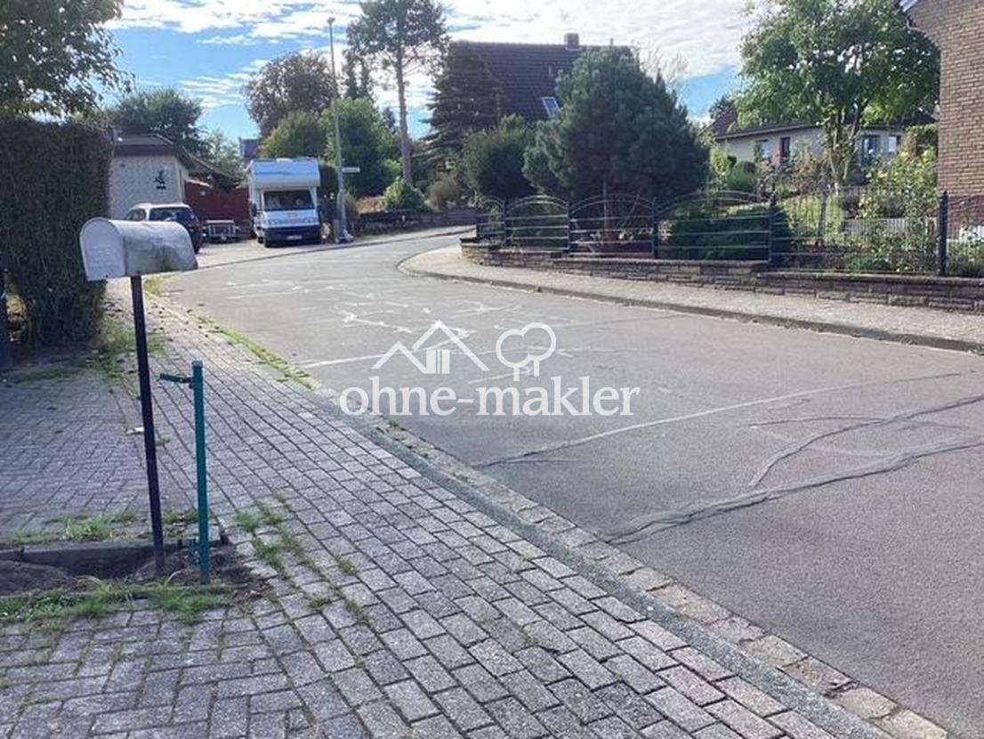 Anliegerstraße linke Seite