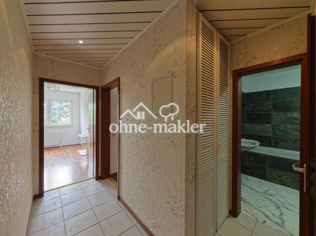 Flur - Perspektive 2