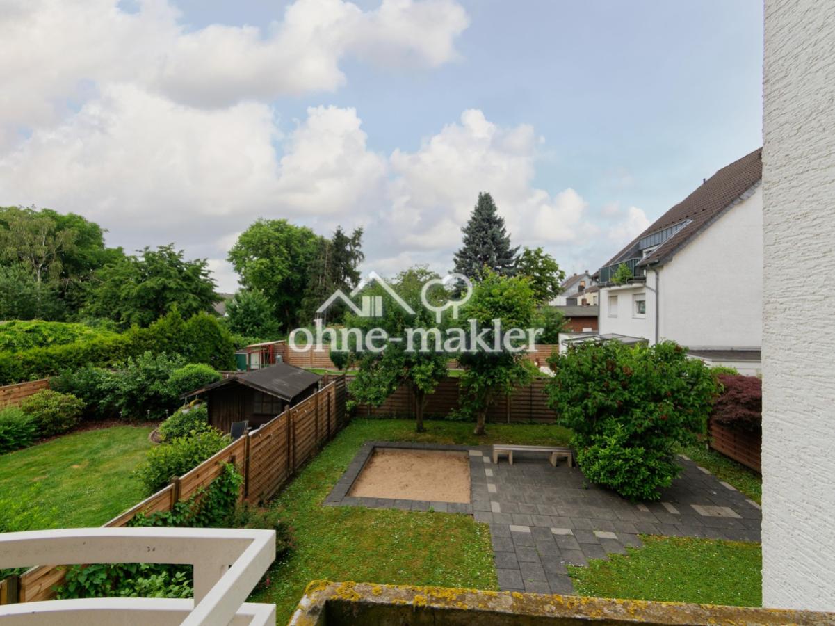 Ausblick auf Garten vom Balkon