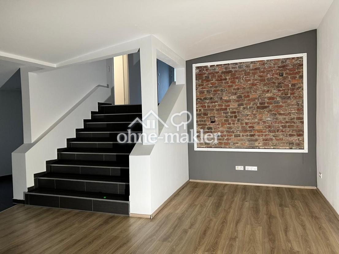 Treppenaufgang zum EIngang