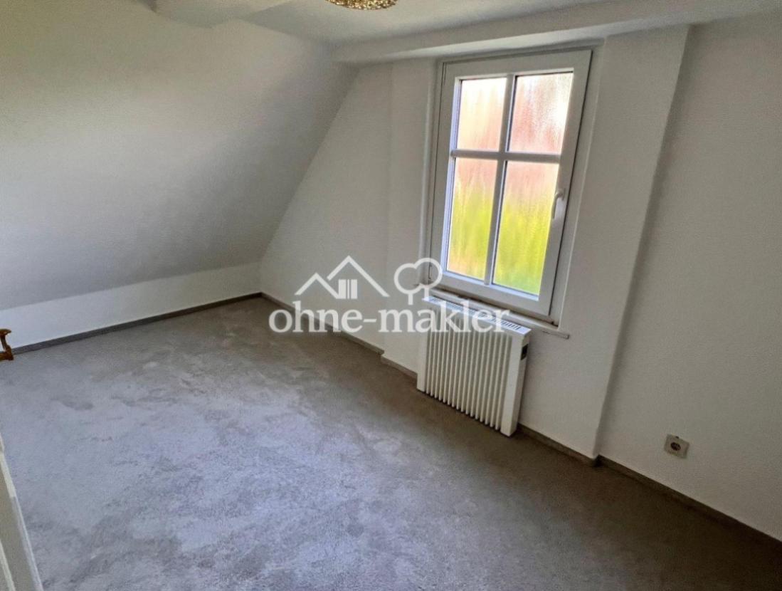 Schlafzimmer OG/neuer Teppich