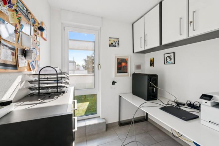 kleines Arbeitszimmer