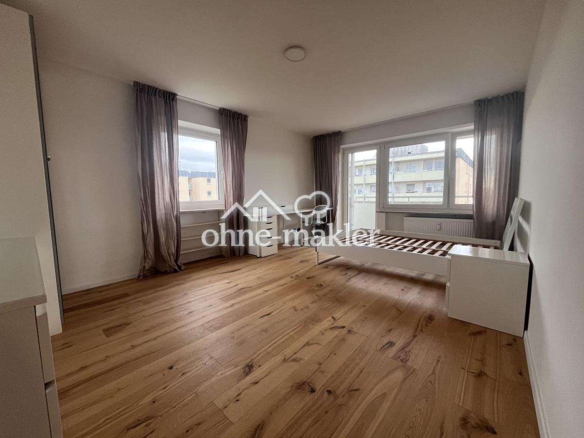 Wohnzimmer von der Türe aus