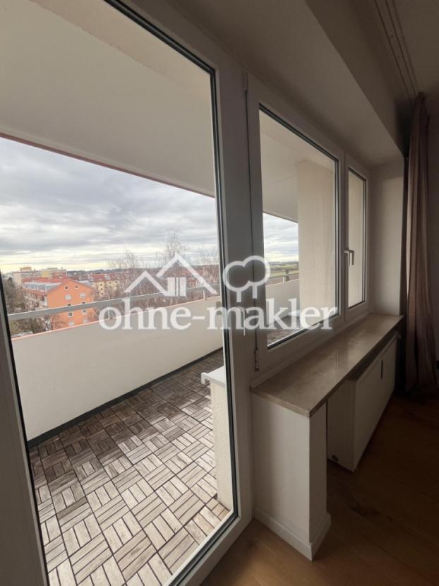 West-Balkon Wohn-/Schlafzimmer