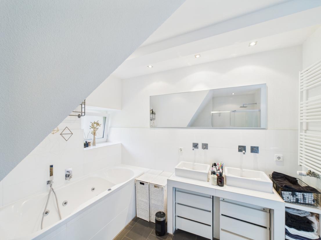 Whirlpool Funktion im unteren Badezimmer